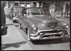 cca 1950 2 db autós fotó: Cadillac C2 Coupe + Lincoln Cosmpolitan Sedan, kartonra ragasztva, különbö...