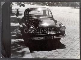 cca 1950 2 db autós fotó: Wartburg 312 (CA-350) + azonosítatlan amerikai coupé autó, kartonra ragasztva, különböző méretben