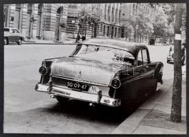 cca 1950 2 db autós fotó: Wartburg 312 (CA-350) + azonosítatlan amerikai coupé autó, kartonra ragasz...