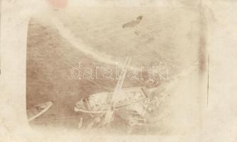 Osztrák-magyar csatahajó fedélzete csónakdaruval, felülnézeti fotó / Austro-Hungarian battleship board with boat crane, plan view photo