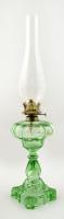 Zöld üveg petróleumlámpa üveg burával, jelzés nélkül, kis hibával, m: 48,5 cm