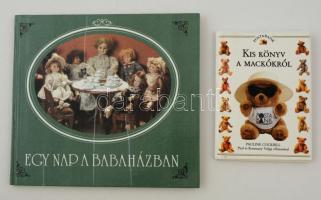 2 db könyv: Egy nap a babaházban. Összeáll.: Moskovszky Éva. Bp., 1985, Móra. Kartonált papírkötésben, jó állapotban.; Cockrill, Pauline: Kis könyv a mackókról. Bp., 1993, Postabank. Kartonált papírkötésben, jó állapotban.
