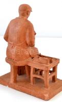 Péter József (?-?): Cipész, terrakotta, jelzett, kis lepattanásokkal, m: 26,5 cm