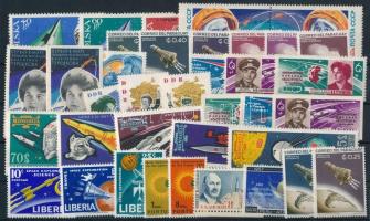 Space Research 1963-1965 14 sets + 1 block + 9 stamps + 1 block of 6 Űrkutatás 1963-1965 14 klf sor ...