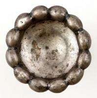 Ezüst (Ag.) talpas fűszertartó, üvegbetét nélkül, jelzett, mesterjeggyel (MI), nettó: 110 g, m:9 cm