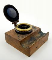 Fa-üveg asztali tintatartó díszes fém fedéllel, foltos, 12×12,5×7 cm