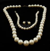 Gyöngy nyaklánc, karkötő, fülbevaló szett, ezüst szerelékkel, díszdobozban, hozzá pótszemekkel / Pearl set of necklace, bracelet and earrings with silver parts