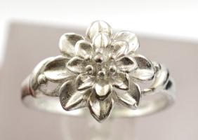 Ezüst(Ag) pünkösdi rózsa gyűrű, jelzett, méret: 1,6 g, nettó: 1,6 g