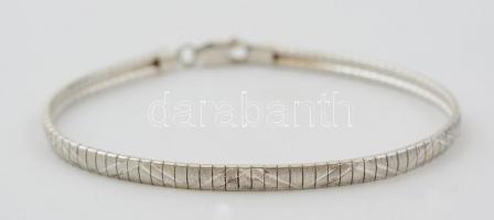 Ezüst(Ag) mintás lapos kígyó karkötő, jelzett, h: 19,5 cm, nettó: 8,6 g