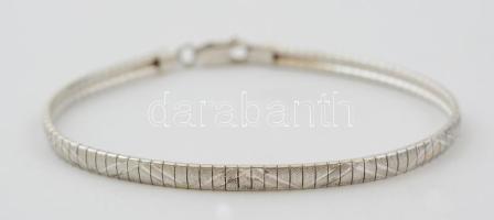 Ezüst(Ag) mintás lapos kígyó karkötő, jelzett, h: 19,5 cm, nettó: 8,6 g