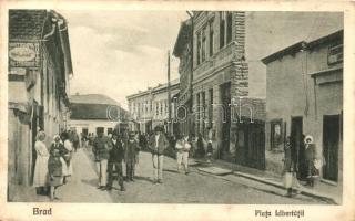 Brád, Brad; Piata Libertatii / piactér, szálloda, étterem, utcakép / market square, hotel, restaurant, street view (kopott sarkak / worn corners)