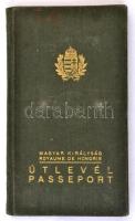 1937 Magyar Királyság fényképes útlevele, cseh és lengyel bejegyzésekkel