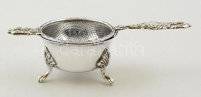 Ezüst(Ag) teaszűrő állvánnyal, 2 db, jelzett, h: 14,8 cm, d: 6,5 cm, nettó: 107,3 g