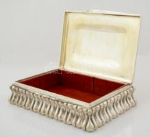 Ezüst (Ag.) doboz, mesterjeggyel , jelzett, fa betéttel, 24×17 cm, nettó:764 g