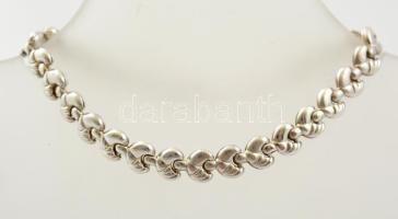 Ezüst(Ag) szíves bordás karkötő, jelzett, h: 19,5 cm, nettó: 8,2 g