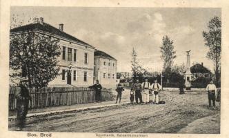 Bosanski Brod, Spomenik / Kaisermonument / street view with monument