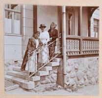 1918 Tátraszéplak, Csorba-tó, 11 db fénykép 3x5 cm és 5,5x6 cm közti méretben, 3 db 28x22 cm-es lapr...