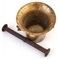 Réz mozsár törővel, rozsdafoltokkal, a törő erőssen rozsdás, m: 12 cm, d: 13 cm, h: 21 cm