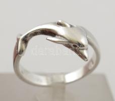 Ezüst(Ag) delfines gyűrű, jelzett, méret: 52, nettó: 2,9 g