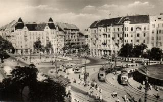 Budapest; Mórizs Zsigmond körtér, Astoria, villamosok, Kossuth híd, Deák tér az Ankert palotával. Ké...