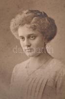 cca 1880-1910 Portrék, 12 db különféle keményhátú fotó Erdélyi Mór műterméből, különböző méretben