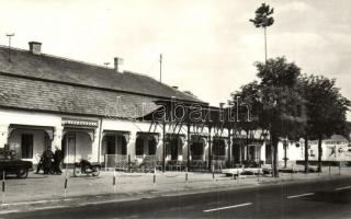 6 db MODERN magyar fekete-fehér városképes lap; Veresegyházi Béke mozi, Velencei Tanácsház, Vásárosn...