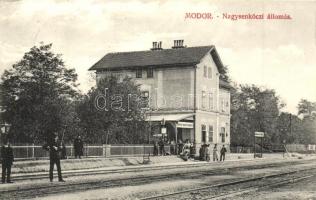 Modor, Modra; Nagysenkőci vasútállomás, vasutasok / railway station, railwaymen
