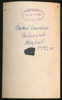 cca 1942 Katonai tőrrel, műtermi portérfotó, hátoldalon pecséttel jelzett, feliratozva, 12x7 cm