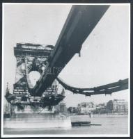 1945 Budapest, A felrobbantott Lánchíd, modern előhívás, 3 db, 12x12 cm