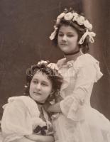 cca 1880-1910 Portrék a múltból, 8 db keményhátú fotó Kossak műterméből, különböző méretben