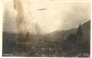 1929 Brassó, Kronstadt, Brasov; Látkép, léghajó / general view, zeppelin, Atelier Gust photo (fl)