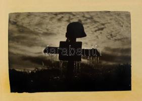 1940-1945 Egy honvéd emlékei, 41 db fotó, II. világháborús katona fotói, kissé kopottas mappában, 6x9 cm.