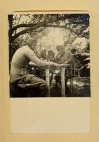 1940-1945 Egy honvéd emlékei, 41 db fotó, II. világháborús katona fotói, kissé kopottas mappában, 6x...