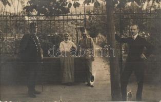 1913 Budapest XVIII. Pestszentlőrinc, Pusztaszentlőrinc; családi csoportkép, photo (EB)