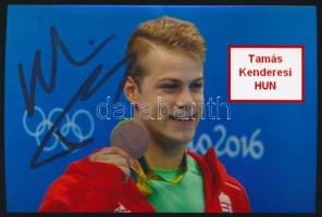 Kenderesi Tamás (1996-) olimpiai bronzérmes úszó aláírása az őt ábrázoló fotón, 10x15 cm./ autograph signature