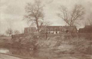 1908 Újlak, Ilok; ; folyóparti házak, falu részlet / riverside houses, village detail, photo (EK)