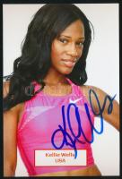Kellie Wells (1982-) olimpiai ezüstérmes amerikai gátfutó aláírása egy őt ábrázoló fotón, 15x10 cm./ autograph signature