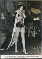 Brigitte Bardot erotikus fotói, és képeslapjai, 4 db, kartonlapra ragasztva, a hátoldalán Norma Glad...