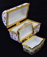 4 db porcelán bonbonier illetve ékszertartó, matricásak, az egyik jelzett (Kispest), kis lepattanáso...