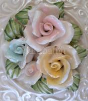 4 db porcelán bonbonier illetve ékszertartó, matricásak, az egyik jelzett (Kispest), kis lepattanáso...