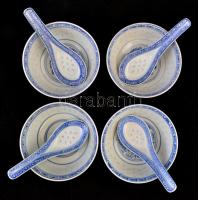 Kínai porcelán tétel: 4 db kékfestéses tálka, d: 11 cm + 4 db kékfestéses kanál, h: 13,5 cm, kézzel festettek, jelzettek, apró kopásnyomokkal, összesen 8 db