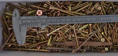 Vegyes barkács tétel, 5 db (2,5 kg csavar, térdvédő, tolómérő, díszítőcsíkok (2 db)