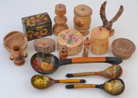 Vegyes fa eszköz tétel, 16 db (evőeszközök, dobozok, gyertyatartók, Sas-figura...stb.), változó méretben és minőségben.