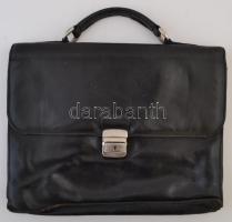 Bőr aktatáska, kis hiánnyal, jó állapotban, 34,5×37,5×4 cm