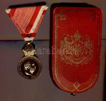 Signum Laudis eredeti dobozban, feltehetően újraaranyozva T:2 k.