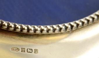 Ezüst(Ag) képkeret, jelzett, bársony hátlappal, kis horpadással, belső d: 8 cm, külső d: 11,5 cm