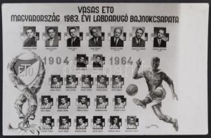 1963 Győri Vasas ETO 1963. évi labdarúgó bajnokcsapatának tablófotója, a hátoldalán a csapat tagjainak aláírásaival (Korsós István, Orosz László, Tóth László, Povázsai László, Morvay Lajos, Orbán Árpád, Keglovich László...stb.), 14x9 cm.