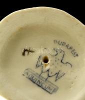 Aquincumi kislány, figurális porcelán, kézzel festett, jelzett, nagyon apró kopásokkal, m: 13,5 cm