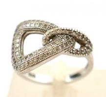 Ezüst(Ag) gyűrű, apró kövekkel, jelzett, méret: 53, bruttó: 3,7 g