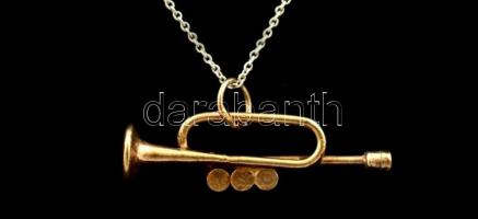 Ezüst(Ag) trombita függő, apró szintetikus kövekkel, jelzett, ezüst(Ag) láncon, bruttó: 3,4 g